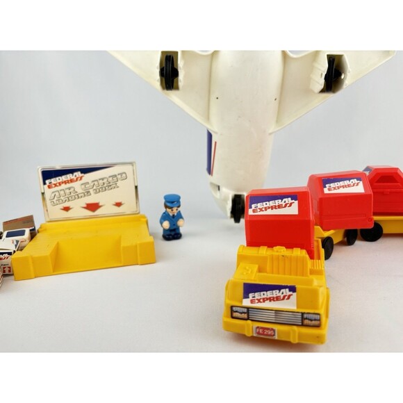 Vintage‎ 1984 PlaySkool Air Cargo Playset #295 Federal Express FedEx Plane Van - Picture 14 of 15